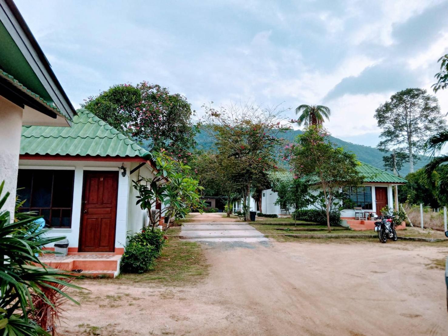 Bang Por Resort Ban Bang Po Exterior foto