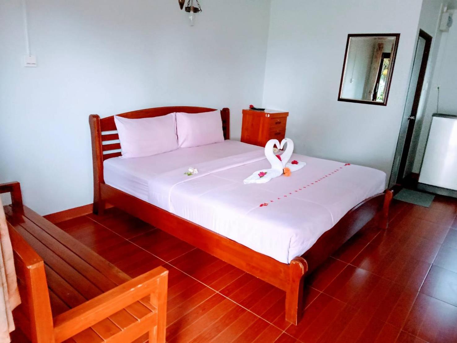 Bang Por Resort Ban Bang Po Exterior foto